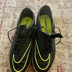 Men’s size 11 Nike hypervenom indoor cleats